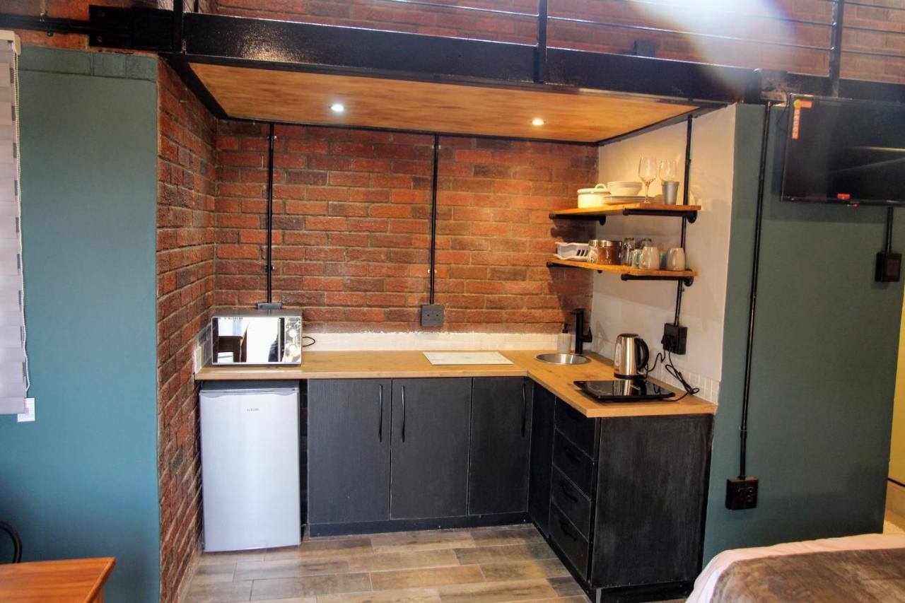 Nini'S Guest Units Hotel Bloemfontein Exterior photo