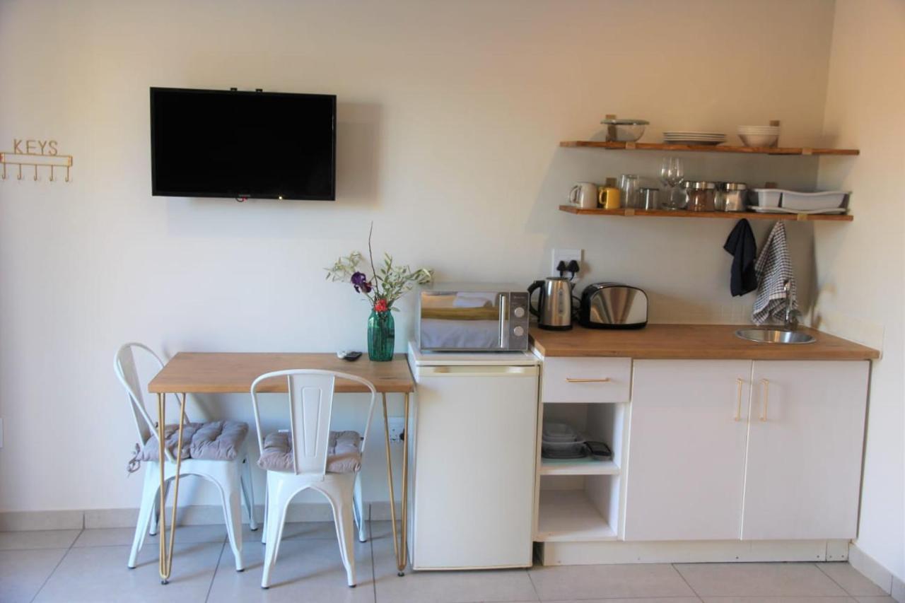 Nini'S Guest Units Hotel Bloemfontein Exterior photo